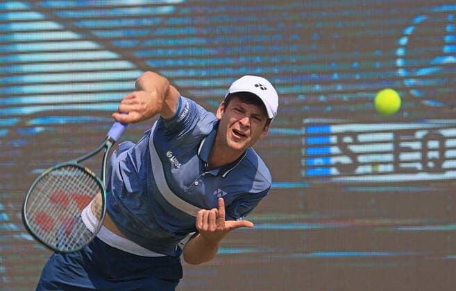 09.06.2021, ATP, Tennis Herren Tour Mercedes Cup Stuttgart, Weissenhofff, Tennis, im Bild: Hubert Hurkacz (POL)