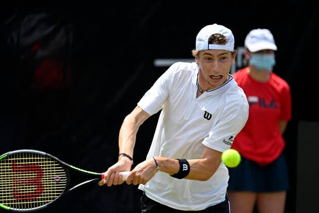 Ugo Humbert (FRA) Aktion 10.06.2021 Tennis MercedesCup Stuttgart 2021 Weißenhof ATP, Tennis Herren 07.-13.06.2021 Tennis MercedesCup Stuttgart 2021