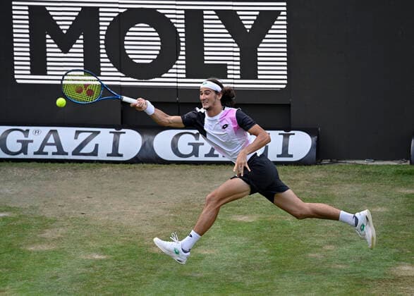 Lloyd Harris (RSA) Aktion 10.06.2021 Tennis MercedesCup Stuttgart 2021 Weißenhof ATP, Tennis Herren 07.-13.06.2021 Tennis MercedesCup Stuttgart 2021