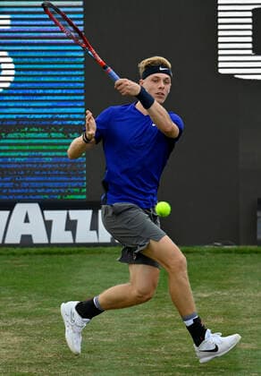 Denis Shapovalov Schapowalow (CAN) Aktion 10.06.2021 Tennis MercedesCup Stuttgart 2021 Weißenhof ATP, Tennis Herren 07.-13.06.2021 Tennis MercedesCup Stuttgart 2021