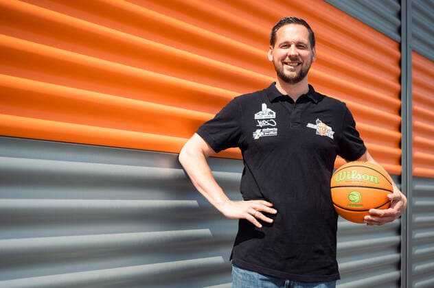 Der neue Chef Trainer Domenik Reinboth des 2. BARMER Bundesliga ProA Vereins Science City Jena, Portrait Sparkassen Arena