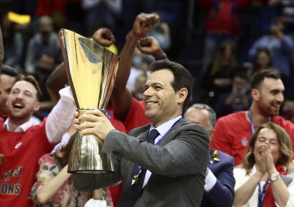 MOSCOW, RUSSIA - JUNE 10, 2021: CSKA Moscow s head coach Dimitrios Itoudis poses with the trophy as CSKA Moscow celebrate winning the VTB United League title after defeating UNICS Kazan 89-81 in Game 3 of the 2021 2022 VTB United League final series at CSKA Arena. Valery Sharifulin TASS  TS1044B6
