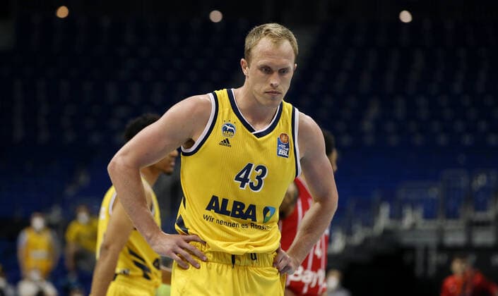 Luke Sikma nachdenklich enttäuscht Aktion Oberkoerper Oberkörper Basketball Play Off Finale BBL Bundesliga Herren Saison 2020 2021 10.06.2021 ALBA Berlin vs. FC Bayern München