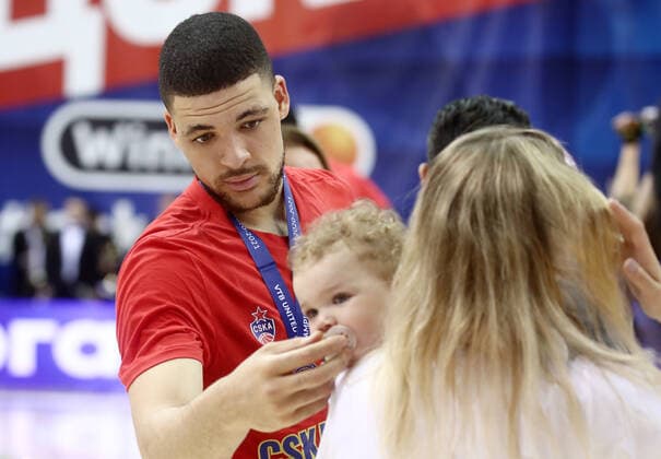 MOSCOW, RUSSIA - JUNE 10, 2021: CSKA Moscow player Gabriel Iffe Lundberg is pictured with his family as CSKA Moscow celebrate winning the VTB United League title after defeating UNICS Kazan 89-81 in Game 3 of the 2021 2022 VTB United League final series at CSKA Arena. Valery Sharifulin TASS EDITORIAL USE ONLY; NO COMMERCIAL USE; NO ADVERTISING  TS104502