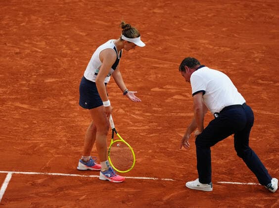 (210611) -- PARIS, June 11, 2021 -- Barbora Krejcikova (L) of the Czech Republic talks with the judge during the women s singles semifinal match between Barbora Krejcikova of the Czech Republic and Maria Sakkari of Greece at the French Open tennis tournament at Roland Garros in Paris, France, June 10, 2021. ) (SP)FRANCE-PARIS-TENNIS-ROLAND GARROS-FRENCH OPEN-WOMEN S SINGLES-SEMIFINALS GaoxJing 