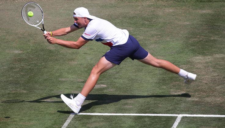 Stuttgart , Tennis MercedesCup 2021 , Viertelfinale , Dominic Stricker ( SUI )