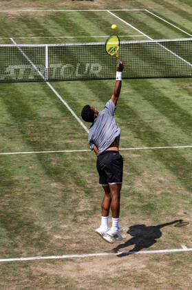 Felix Auger-Aliassime (CAN). Deutschland, Stuttgart, 11.06.2021, Tennis, ATP250, MercedesCup 2021, Viertelfinale, Ugo Humbert (FRA) - Felix Auger-Aliassime (CAN), TC Weissenhof Foto: A2 Bildagentur Peter Hartenfelser