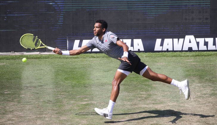 Stuttgart , Tennis MercedesCup 2021 , Viertelfinale , Felix Auger-Aliassime ( FRA )