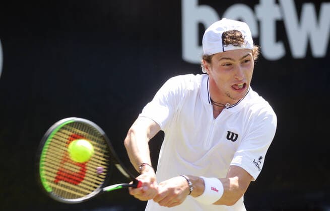 Stuttgart , Tennis MercedesCup 2021 , Viertelfinale , Ugo Humbert ( FRA )