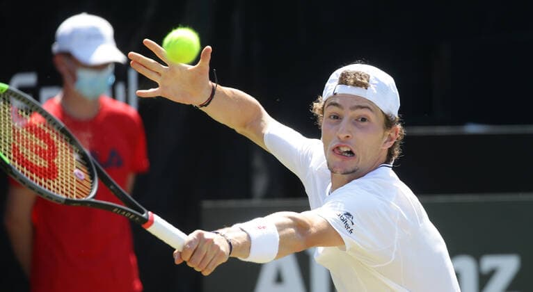 Sport Bilder des Tages Stuttgart , Tennis MercedesCup 2021 , Viertelfinale , Ugo Humbert ( FRA )