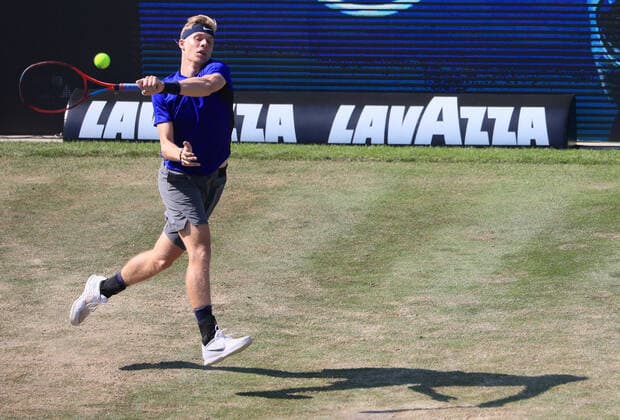 1.06.2021, ATP, Tennis Herren Tour Mercedes Cup Stuttgart, Weissenhofff, Tennis, im Bild: Denis Shapovalov (CAN)
