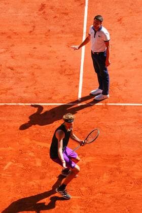 Mandatory Credit: Photo by Javier Garcia BPI Shutterstock (12058128bt) Alexander Zverev complains at length to the umpire after a call that went against him during his semi final match French Open Tennis, Day Thirteen, Roland Garros, Paris, France - 11 Jun 2021 French Open Tennis, Day Thirteen, Roland Garros, Paris, France - 11 Jun 2021  Copyright: xJavierxGarcia BPI Shutterstockx 12058128bt
