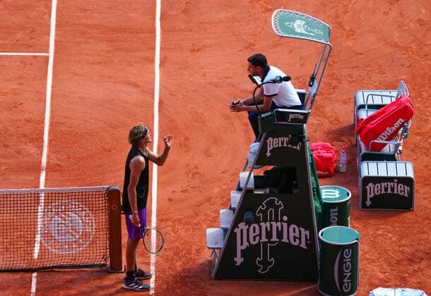 Mandatory Credit: Photo by Javier Garcia BPI Shutterstock (12058128cc) Alexander Zverev complains at length to the umpire after a call that went against him during his semi final match French Open Tennis, Day Thirteen, Roland Garros, Paris, France - 11 Jun 2021 French Open Tennis, Day Thirteen, Roland Garros, Paris, France - 11 Jun 2021  Copyright: xJavierxGarcia BPI Shutterstockx 12058128cc