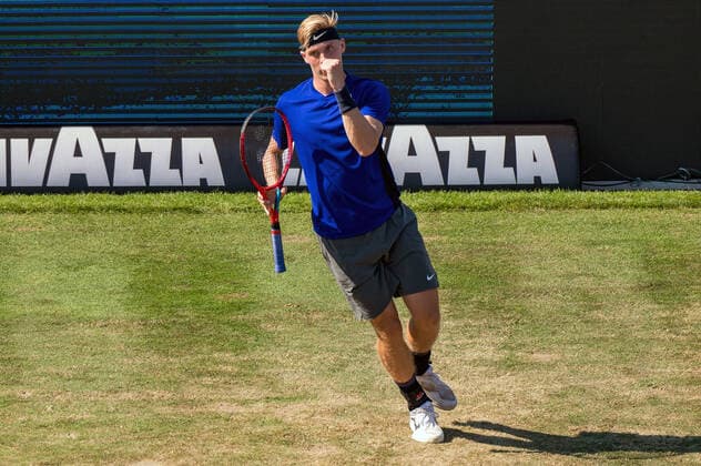 Denis Shapovalov (CAN) freut sich und ballt die Faust. Deutschland, Stuttgart, 11.06.2021, Tennis, ATP250, MercedesCup 2021, Viertelfinale, Denis Shapovalov (CAN) - Marin Cilic (CRO), TC Weissenhof Foto: A2 Bildagentur Peter Hartenfelser