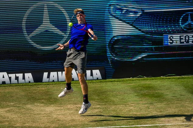 Denis Shapovalov (CAN) beim Spiel Denis Shapovalov (CAN) vs. Marin Cilic (CRO) ATP, Tennis Herren 250 ATP TOUR ATP-Rasenturnier: MercedesCup 2021 am 11.06.2021 in Stuttgart (TC Weissenhof), Baden-Wuerttemberg, Deutschland Stuttgart. 11.06.21 Tennis , 11.06.2021, Stuttgart (Deutschland)