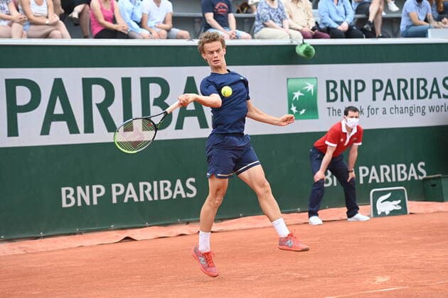 Tennis : Roland Garros 2021 - France - Finale Juniors garcons - Arthur Fils contre Lucas Van Assche - France Tennis : Roland Garros 2021 - France - 12 06 2021 chryslenecaillaud Panoramic 