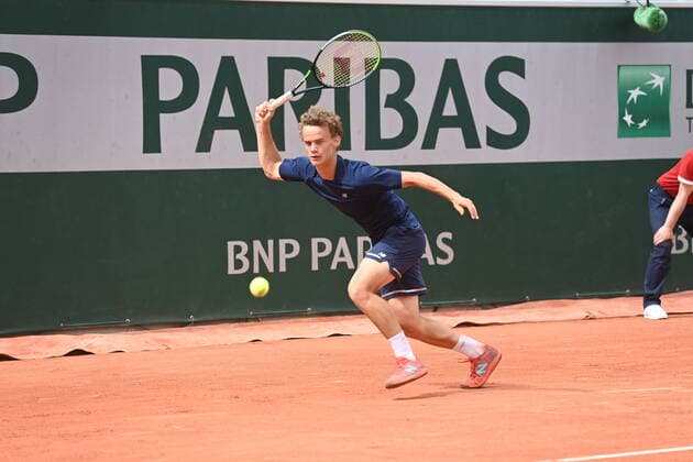 Tennis : Roland Garros 2021 - France - Finale Juniors garcons - Arthur Fils contre Lucas Van Assche - France Tennis : Roland Garros 2021 - France - 12 06 2021 chryslenecaillaud Panoramic 