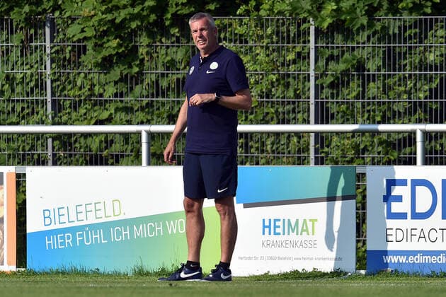 2021 pmk NE138568 Fussball Frauen 2.Bundesliga Saison 2020 2021 EDI-Medien-Arena Bielefeld Corona-Spieltag DSC Arminia Bielefeld Frauen - VfL Wolfsburg II Frauen Steffen BECK -Trainer- Wolfsburg