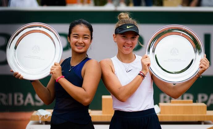 Sport Bilder des Tages Mandatory Credit: Photo by Rob Prange Shutterstock (12070194d) Alexandra Eala of the Philippines after winning the Junior Doubles Final with partner Oksana Selekhmeteva at the 2021 Roland Garros Grand Slam Tournament 2021 Roland Garros Day 13 - 12 Jun 2021 2021 Roland Garros Day 13 - 12 Jun 2021  Copyright: xRobxPrange Shutterstockx 12070194d