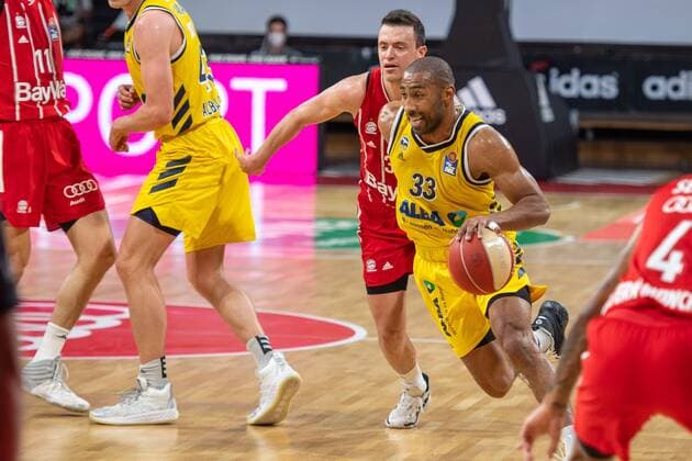 Zan Mark Sisko 31 (FC Bayern), Jayson Granger 33 (Alba Berlin), FC Bayern Basketball vs. Alba Berlin, BBL Playoffs, Finale, 12.06.2021 Muenchen Bayern Deutschland