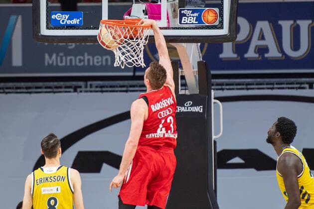 Leon Radosevic 43 (FC Bayern), dunk, FC Bayern Basketball vs. Alba Berlin, BBL Playoffs, Finale, 12.06.2021 Muenchen Bayern Deutschland