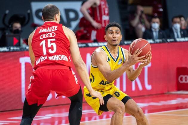 Robin Amaize 15 (FC Bayern), Maodo Lo 0 (Alba Berlin), FC Bayern Basketball vs. Alba Berlin, BBL Playoffs, Finale, 12.06.2021 Muenchen Bayern Deutschland