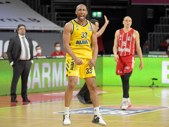 12.06.2021, xemx, Basketball BBL Playoff Finale, 3. Spieltag, FC Bayern Muenchen - Alba Berlin emspor, v.l. Jayson Granger (Alba Berlin) jubelt nach erfolgreichen dreier Muenchen