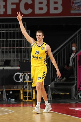 Tim Schneider (Berlin) bejubelt seinen Dreier GER, FC Bayern Basketball vs. Alba Berlin, Basketball, 1.Bundesliga, Playoffs 2020 2021, Finale Spiel 3, 12.06.2021, GER, FC Bayern Basketball vs. Alba Berlin, Basketball, 1.Bundesliga, Playoffs 2020 2021, Finale Spiel 3, 12.06.2021, Muenchen Copyright: xEIBNER MarcelxEngelbrechtx EP_EER