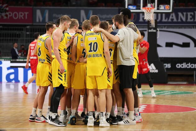 Berlin bejubelt den Sieg GER, FC Bayern Basketball vs. Alba Berlin, Basketball, 1.Bundesliga, Playoffs 2020 2021, Finale Spiel 3, 12.06.2021, GER, FC Bayern Basketball vs. Alba Berlin, Basketball, 1.Bundesliga, Playoffs 2020 2021, Finale Spiel 3, 12.06.2021, Muenchen Copyright: xEIBNER MarcelxEngelbrechtx EP_EER