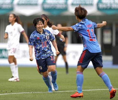 Football: Japan-Mexico women s friendly Yuka Momiki (10) of Japan cheers after scoring her team s third goal in the second half of an International Friendly, Länderspiel, Nationalmannschaft against Mexico, held as a warm-up for this summer s Tokyo Olympics at Kanseki Stadium Tochigi in Utsunomiya, northeast of Tokyo, on June 13, 2021. Japan beat Mexico 5-1. 