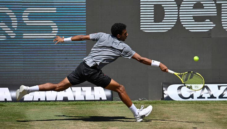 Felix Auger-Aliassime (CAN) Aktion 13.06.2021 Finale Tennis MercedesCup Stuttgart 2021 Weißenhof ATP, Tennis Herren 07.-13.06.2021 Tennis MercedesCup Stuttgart 2021