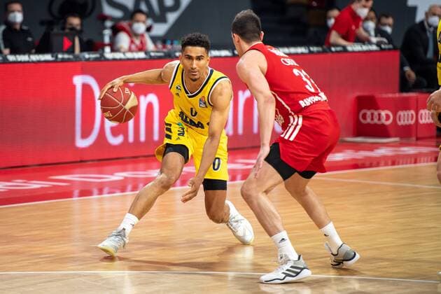 Maodo Lo 0 (Alba Berlin), Zan Mark Sisko 31 (FC Bayern), FC Bayern Basketball vs. Alba Berlin, BBL Playoffs, Finale, 13.06.2021 Muenchen Bayern Deutschland
