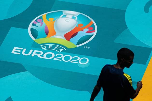 210613 Alexander Isak of the Swedish national football team in front of the UEFA EURO, EM, Europameisterschaft,Fussball 2020 logo at a training session during the UEFA Euro 2020 Football Championship on June 13, 2021 in Sevilla. Photo: Joaquin Corchero BILDBYRAN JM0135 bbeng fotboll football soccer fotball fotbolls-em europamästerskap em uefa euro uefa european football championship euro 2020 träning practice training sverige sweden sverige a Copyright: JOAQUINxCORCHERO BB210613BB747