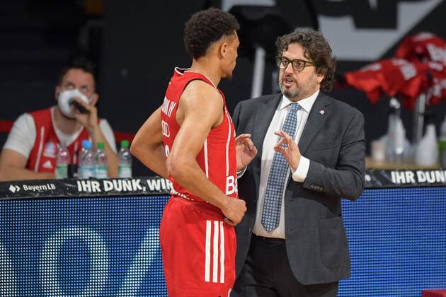 Basketball, BBL, 20210613, FC Bayern München - Alba Berlin. Im Bild Wade BALDWIN (FC Bayern München, 2) und Head Coach des FC Bayern München Andrea TRINCHIERI. München Audi Dome Bayern Deutschland Copyright: Passion2Press MarkusxFischerx