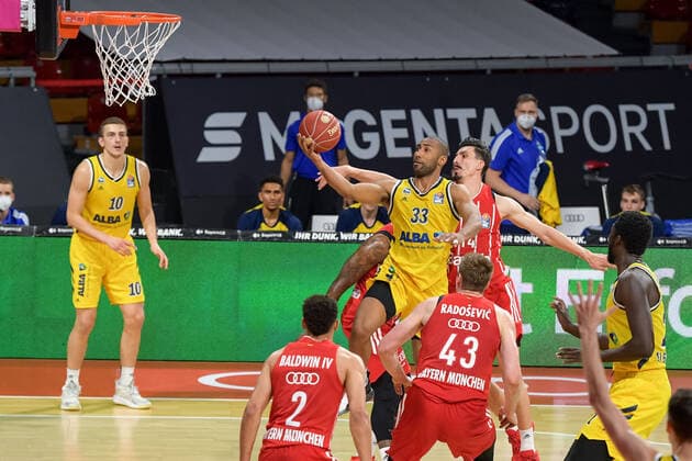 Basketball, BBL, 20210613, FC Bayern München - Alba Berlin. Im Bild Jayson GRANGER (Alba Berlin, 33) Sprung Korbleger. München Audi Dome Bayern Deutschland Copyright: Passion2Press MarkusxFischerx