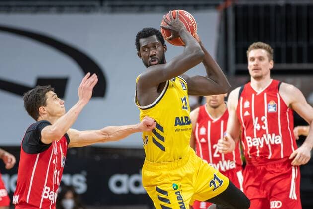 Vladimir Lucic 11 (FC Bayern), Christ Koumadje 21 (Alba Berlin), FC Bayern Basketball vs. Alba Berlin, BBL Playoffs, Finale, 13.06.2021 Muenchen Bayern Deutschland