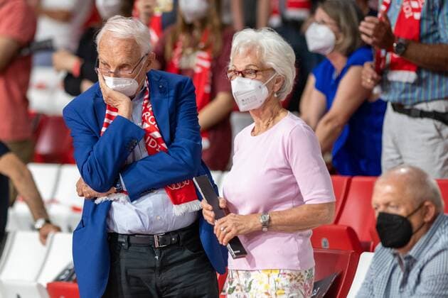 Sport Bilder des Tages Edmund Stoiber mit Gattin, FC Bayern Basketball vs. Alba Berlin, BBL Playoffs, Finale, 13.06.2021 Muenchen Bayern Deutschland