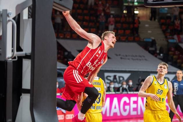Leon Radosevic 43 (FC Bayern), Ben Lammers 50 (Alba Berlin), FC Bayern Basketball vs. Alba Berlin, BBL Playoffs, Finale, 13.06.2021 Muenchen Bayern Deutschland