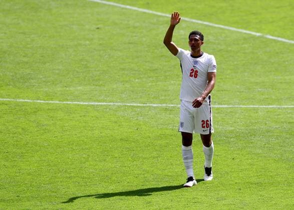 Mandatory Credit: Photo by Kieran McManus BPI Shutterstock (12069264do) Jude Bellingham of England waves to the fans at full time England v Croatia, UEFA European Championship, EM, Europameisterschaft 2020, Group D, Football, Wembley Stadium, London, UK - 13 June 2021 EDITORIAL USE ONLY No use with unauthorised audio, video, data, fixture lists, club league logos or live services. Online in-match use limited to 120 images, no video emulation. No use in betting, games or single club league player publications. England v Croatia, UEFA European Championship 2020, Group D, Football, Wembley Stadium, London, UK - 13 June 2021 EDITORIAL USE ONLY No use with unauthorised audio, video, data, fixture lists, club league logos or live services. Online in-match use limited to 120 images, no video emulation. No use in betting, games or single club league player publications. Copyright: xKieranxMcManus BPI Shutterstockx 12069264do