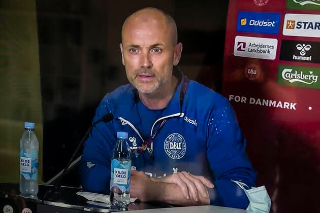 Bilder des Jahres 2021, Sport 06 Juni Sport Bilder des Tages Laege Morten Boesen under digitalt pressemoede fra EM-landsholdslejren i Helsingoer soendag den 13. juni 2021.. , Denmark *** Laege Morten Boesen during digital press conference from the EC national team camp in Elsinore on Sunday 13 June 2021, Denmark  Copyright: RitzauxScanpix MadsxClausxRasmussenx cop110 spdk20210613-161741-L