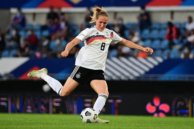 Fußball Frauen Länderspiel Frankreich - Deutschland am 10.06.2021 im Stade de la Meinau in Straßburg Sydney Lohmann ( Deutschland ) DFB regulations prohibit any use of photographs as image sequences and or quasi-video.
