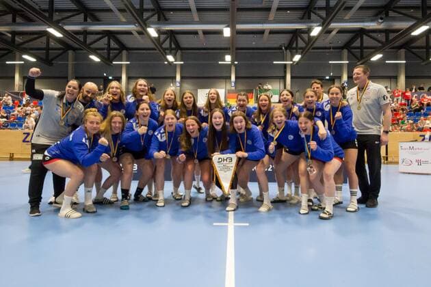 Handball Finale Siegerehrung weibliche B-Jugend - weibliche B-Jugend weibliche B-Jugend, Handball, weibliche B-Jugend Deutsche Meisterschaft, Saison 2020 2021, 13.06.2021 Hannover Copyright: xEibner-Pressefoto Jan-FredericxHelbigx