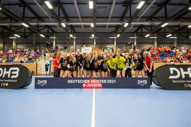 Sport Bilder des Tages Handball Finale Siegerehrung weibliche B-Jugend - weibliche B-Jugend weibliche B-Jugend, Handball, weibliche B-Jugend Deutsche Meisterschaft, Saison 2020 2021, 13.06.2021 Hannover Copyright: xEibner-Pressefoto Jan-FredericxHelbigx
