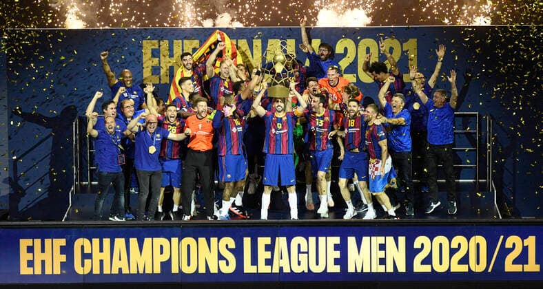 Bilder des Jahres 2021, Sport 06 Juni Sport Bilder des Tages Jubel und Freude bei Barcelona nach dem Gewinn von la decima, dem zehnten Titel in der Champions League, Handball, Männer, Velux EHF Final Four, Finale, FC Barcelona, Barca vs Aalborg HB, 13.06.21 Köln Lanxess-Arena Nordrhein-Westfalen Germany *** Jubilation and joy at Barcelona after winning la decima, tenth Champions League title, Handball, Men, Velux EHF Final Four, Final, FC Barcelona vs Aalborg HB, 13 06 21 Cologne Lanxess Arena Nordrhein Westfalen Germany