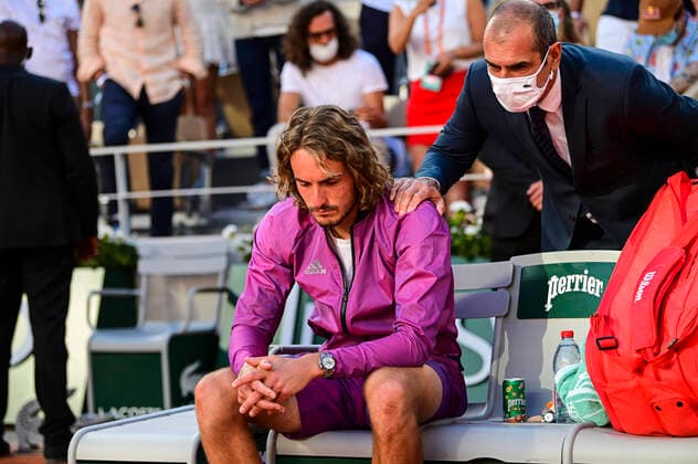 Bilder des Jahres 2021, Sport 06 Juni Sport Bilder des Tages Deception de Stefanos Tsitsipas (Gre) aux cotes de Cedric Pioline TENNIS : Internationaux de France Roland Garros 2021 - Finale Hommes - Paris - 13 06 2021 JBAutissier Panoramic 