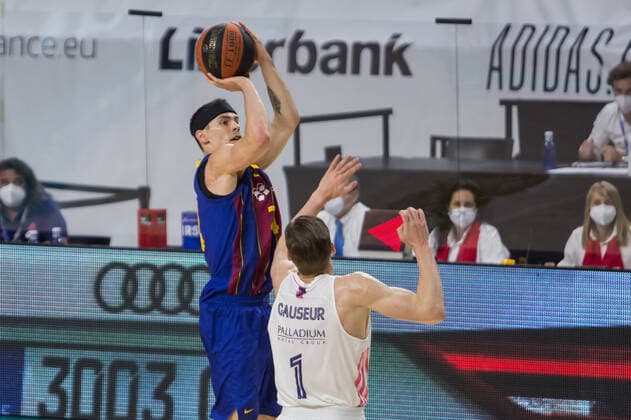 Spain: Real Madrid - FC Barcelona, Barca Kyle Kuric (left) and Fabien Causeur (right) during FC Barccelona victory over Real Madrid (75 - 89) in Liga Endesa finals series (game 1) celebrated in Madrid (Spain) at Wizink Center. June 13th 2021. Madrid Madrid Spain WiZink Center Copyright: JuanxCarlosxGarcíaxMate
