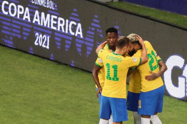 Player Gabriel Barbosa (R) of Brazil celebrates today with his teammates after scoring against Venezuela, during the inaugural match of the Copa America at the Mane Garrincha Stadium in Brasilia, Brazil, 13 June 2021. Brazil - Venezuela !ACHTUNG: NUR REDAKTIONELLE NUTZUNG!  Copyright: xJoedsonxAlvesx AMDEP4141 20210614-637592305732765155