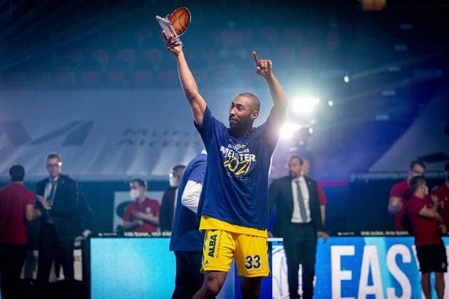 Basketball München 13.06.2021 1. Bundesliga easyCredit BBL Saison 2020 2021 Playoffs Finale Spiel 4 FC Bayern München - Alba Berlin Alba gewinnt die Serie mit 3:1 und ist Deutscher Meister 2021 Final MVP Jayson Granger (Alba Berlin, No.33)