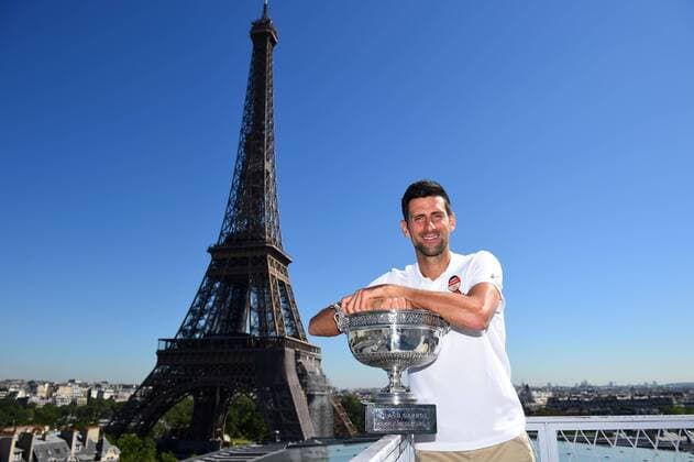 Sport Themen der Woche KW24 Sport Bilder des Tages Novak Djokovic, Roland-Garros 2021, Simple Messieurs, Photocall, TENNIS : Tournoi International de France - Roland Garros 2021 - Photocall des vainqueurs - 14 06 2021 Panoramic FFT 