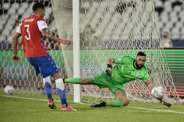 Argentina x Chile RIO DE JANEIRO, RJ - 14.06.2021: ARGENTINA X CHILE - Match between Argentina x Chile, valid for the first round of Copa America Brazil 2021, held at Nilton Santos Stadium, Rio de Janeiro RJ, this Monday (14). (Photo: Nayra Halm Fotoarena) x2079482x  NayraxHalm
